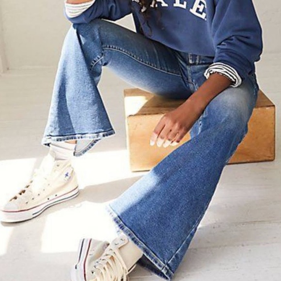 Calvin Klein 90’s Vintage Light Wash Sandblast 21 Flare Jeans Size 7 - Picture 1 of 14